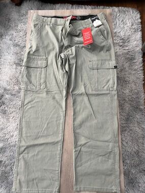 Wrangler Men's Light Sage Green Cargo Pants
